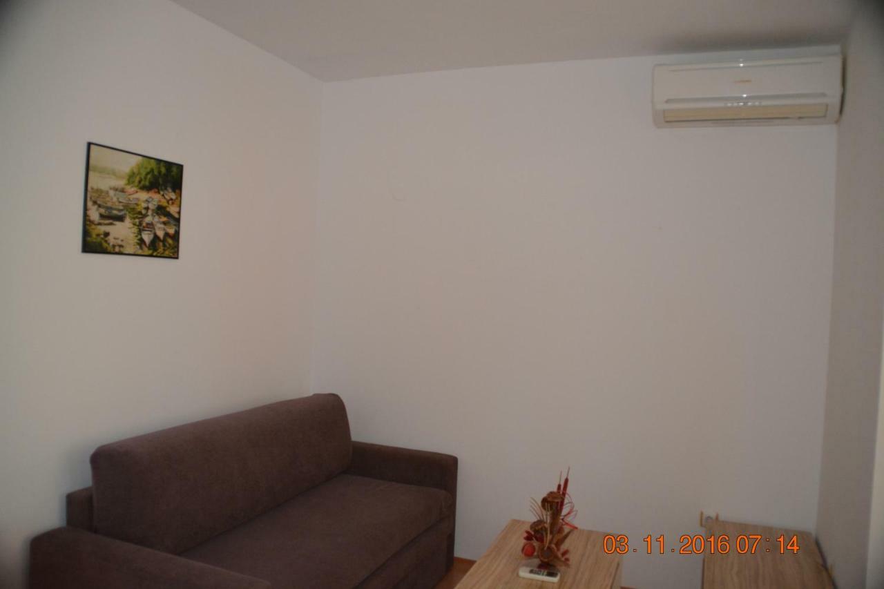 Guest Apartments Salena Slăntjev Brjag Exteriör bild