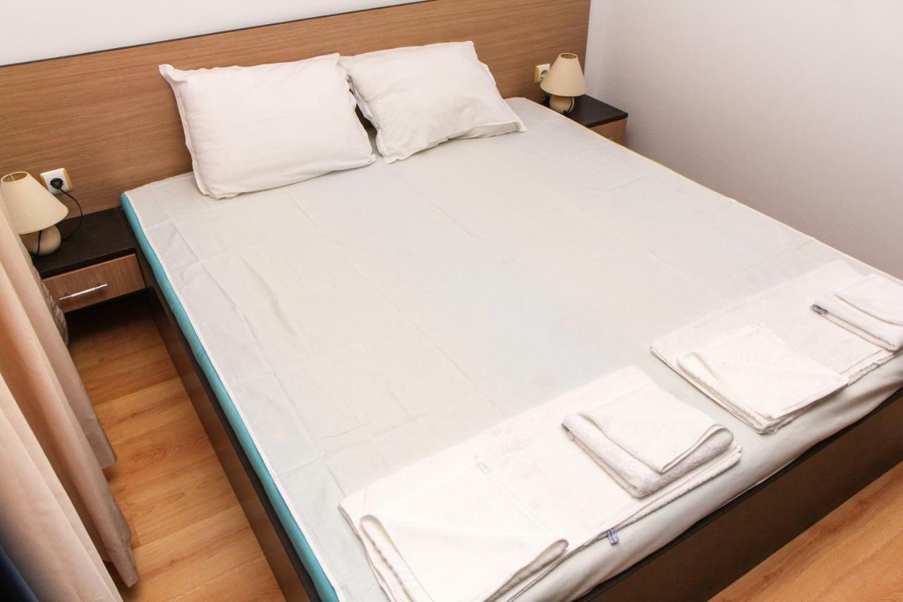 Guest Apartments Salena Slăntjev Brjag Exteriör bild