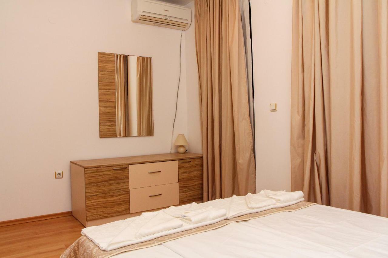 Guest Apartments Salena Slăntjev Brjag Exteriör bild