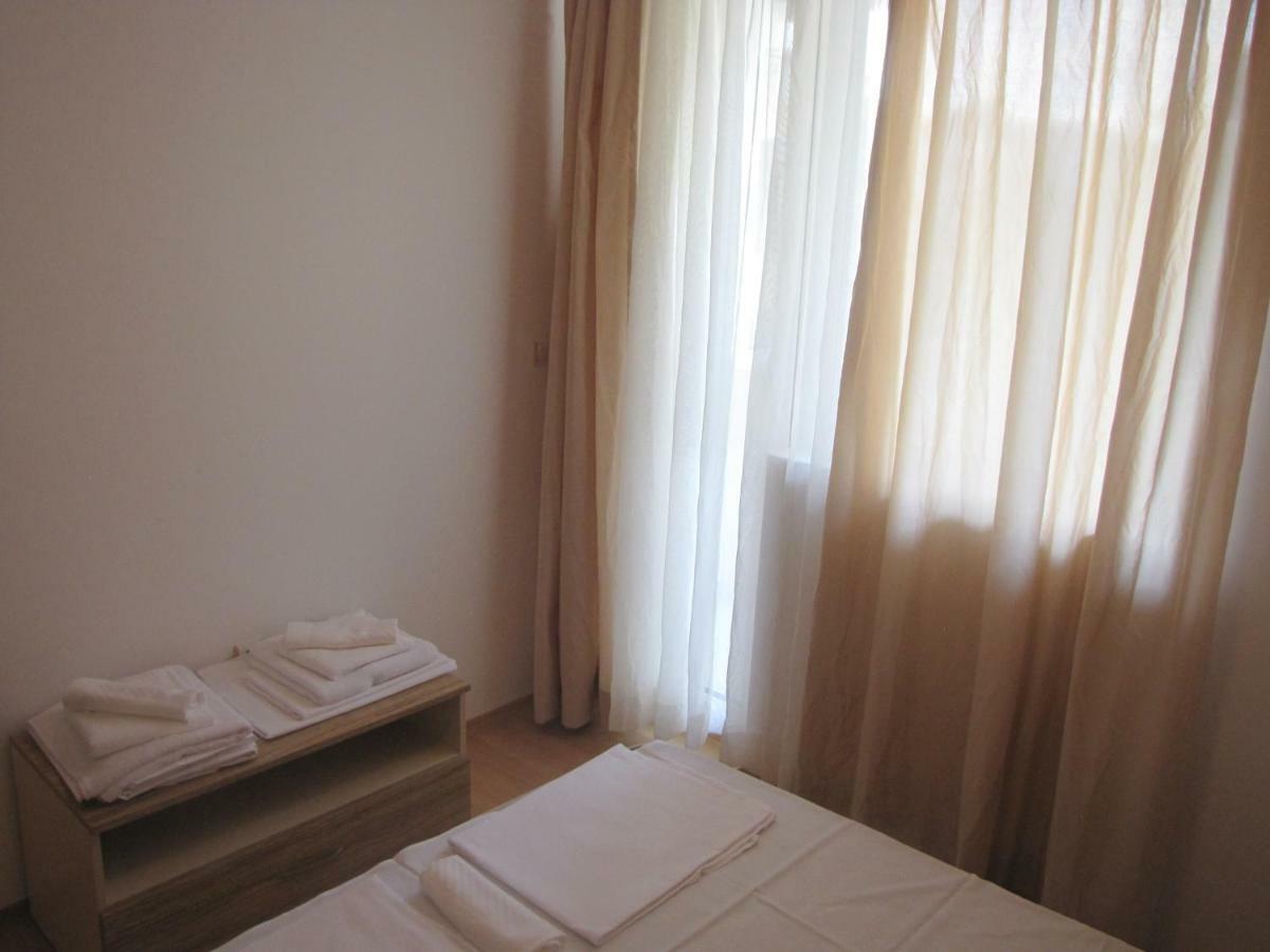 Guest Apartments Salena Slăntjev Brjag Exteriör bild