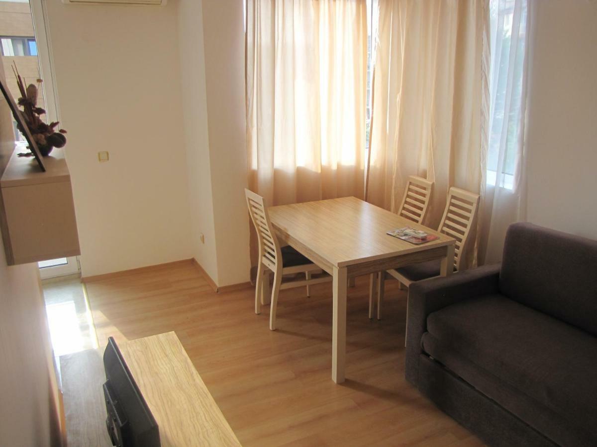 Guest Apartments Salena Slăntjev Brjag Exteriör bild