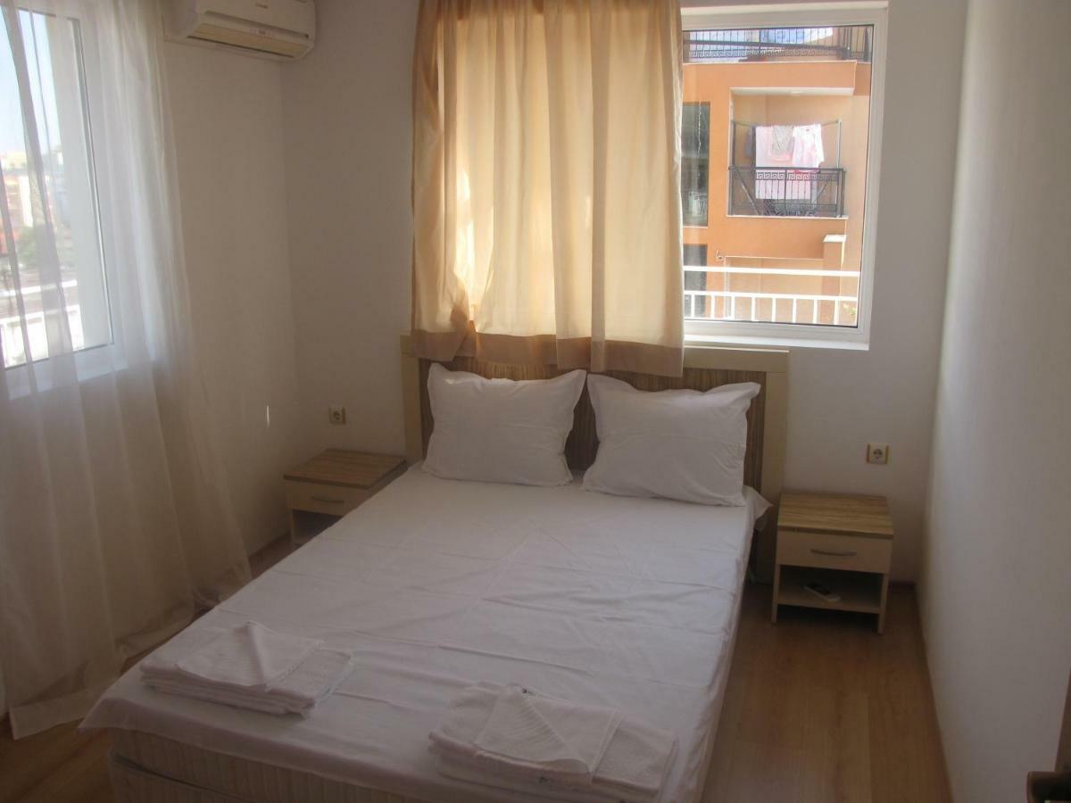 Guest Apartments Salena Slăntjev Brjag Exteriör bild