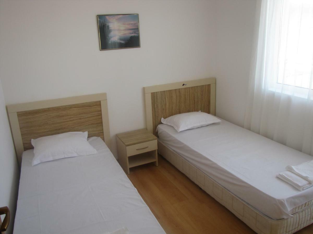 Guest Apartments Salena Slăntjev Brjag Exteriör bild