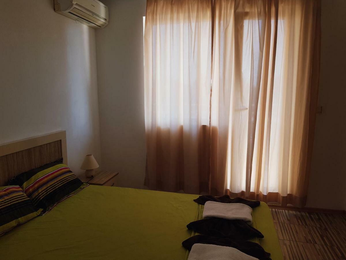 Guest Apartments Salena Slăntjev Brjag Exteriör bild