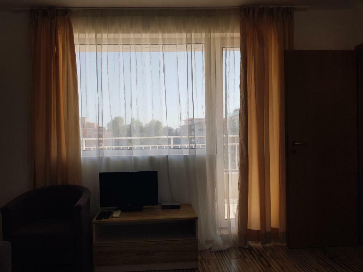 Guest Apartments Salena Slăntjev Brjag Exteriör bild